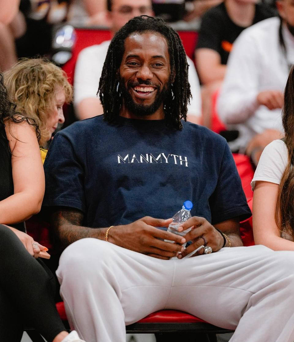 一剑封喉！高诗岩三分杀死比赛 全场仅这一次出手&贡献5分8助（关键三分定胜局！高诗岩全场唯一出手命中，贡献5分8助攻）