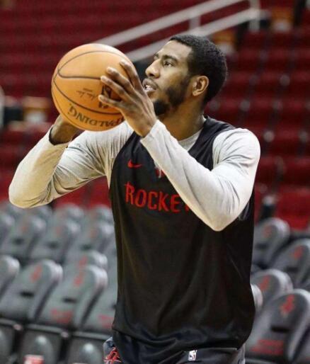 王燊超：后点射门进球是我的特点，队里每个人都是被需要的（王燊超：后点包抄破门是我的招牌，球队人人不可或缺）