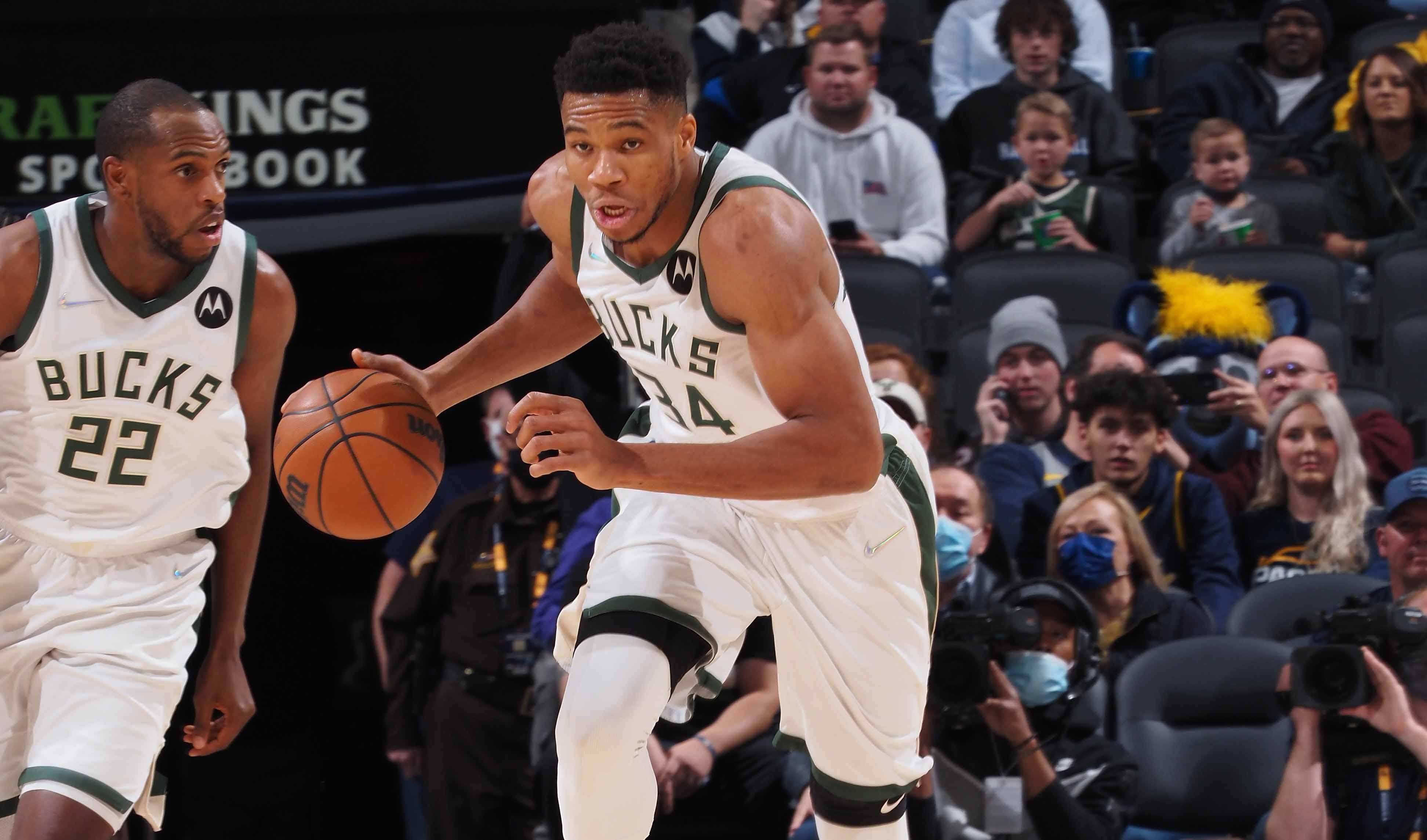 跟队：阿什拉夫伤缺6-8周，他的目标是尽快恢复赶上非洲杯（队记：阿什拉夫预计伤停6至8周，力争尽快康复赶上非洲杯）