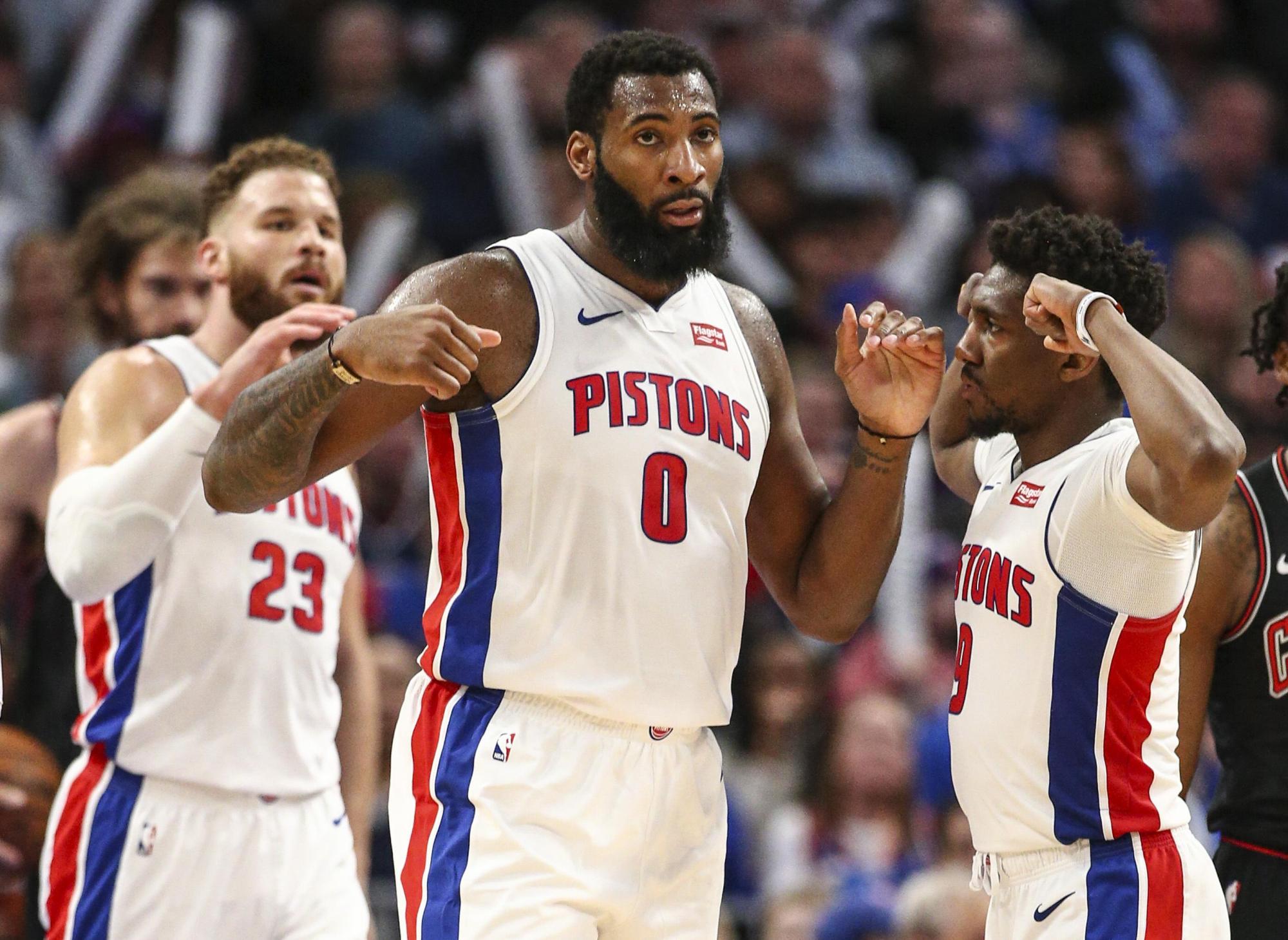 广东男篮防守反击轻取上海（广东男篮依靠防守反击轻松击败上海）