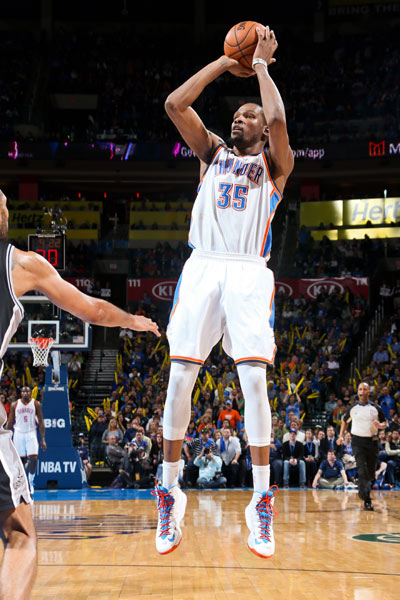 法尔克：拜仁考察了累西腓体育中场泽-卢卡斯，巴萨也有意（据法尔克报道，拜仁已考察累西腓体育中场泽-卢卡斯，巴萨同样关注）