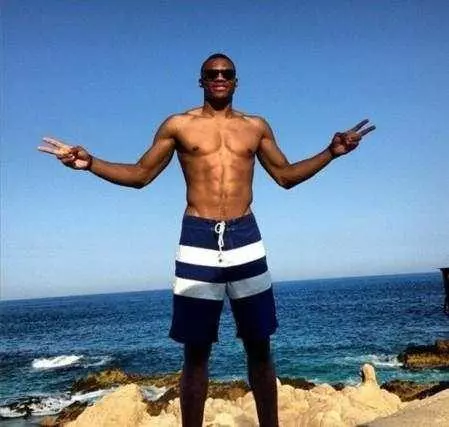 传闻：曼联和拜仁长期关注兰斯19岁中场马夏尔-蒂亚（据悉曼联与拜仁持续考察兰斯19岁中场马夏尔-蒂亚）