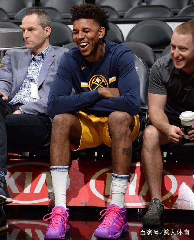 尼克斯骑士最后时刻：尼克斯四罚三铁 米切尔逆天三分也难救骑士（关键时刻尼克斯四罚仅中一，米切尔神迹三分仍难救主，骑士惜败）