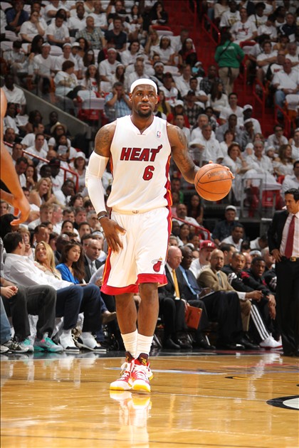 错失绝杀！申京全场26中11，得到28分11篮板8助攻（申京绝杀未果：26投11中，28分11篮板8助攻）