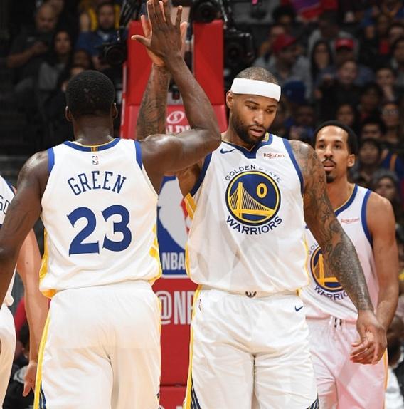 NBA半场：伦纳德15分，快船54-39领先湖人（半场战报：伦纳德拿下15分，快船以54-39领先湖人）