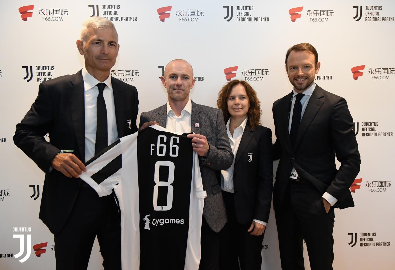 布莱顿发布三笘薰手持二战时日本侵略者照片的图片，如今已删除道歉但限制评论（布莱顿曾发三笘薰手持二战日本侵略者照片，现已删帖致歉并限制评论）