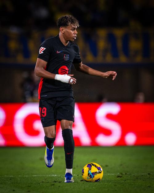 孔蒂：祝贺球员们，必须对他们说谢谢、谢谢、再谢谢（孔蒂盛赞球员：祝贺全队，连声致谢——谢谢、谢谢、再谢谢）