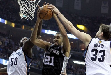 中国足协代表团访问法兰克福俱乐部，双方开展深度交流（中国足协代表团赴法兰克福俱乐部考察，双方展开深入对话）