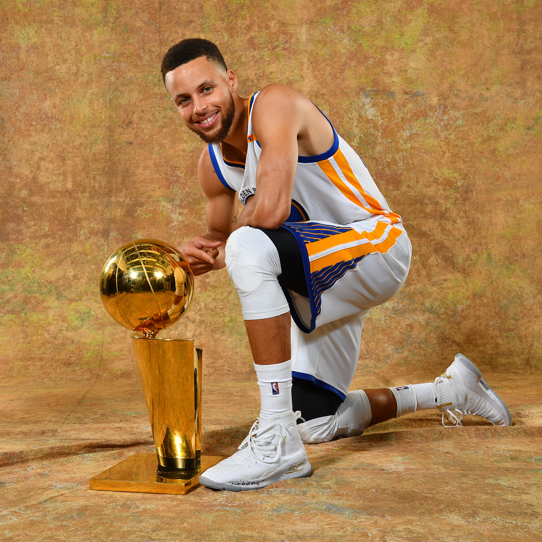 意媒：国米想让后防线年轻化，有意引入格伊、阿克或于帕（意媒：国米推动后防年轻化，相中格伊、阿克与于帕梅卡诺）