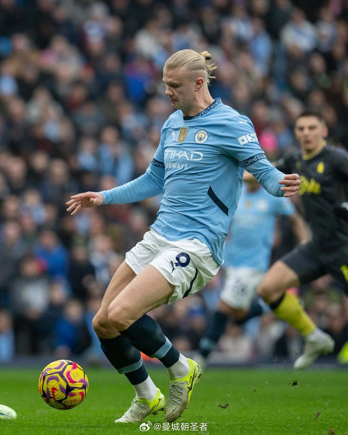 巴萨官方：邦马蒂已完成左腓骨骨折手术，预计恢复期为5个月（巴萨官宣邦马蒂左腓骨骨折接受手术，预计伤缺5个月）