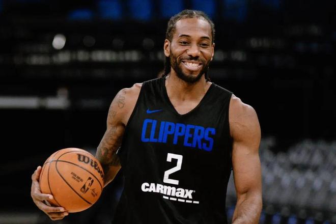 莱万：我很喜欢拉什福德传我的那种球，今天我们配合得非常好（莱万：拉什福德的传球正合我意，今天我们的配合非常默契）