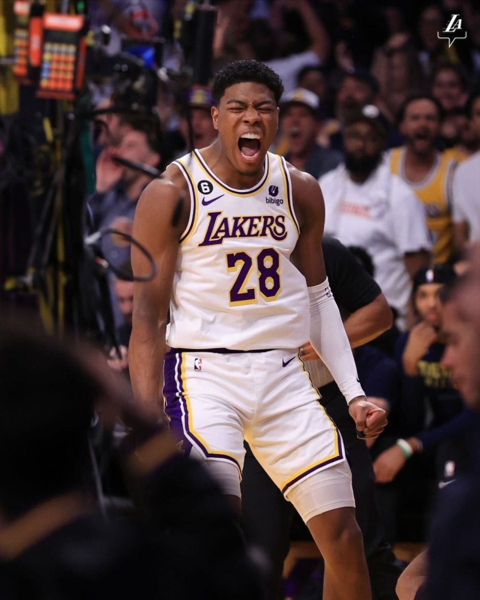 篮球勇士迎来五连胜，状态全面回暖（勇士豪取五连胜，整体状态强势回升）