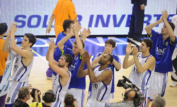 状态起伏大！猛龙首节狂轰39分，次节却仅得13分（手感大起大落！猛龙首节砍下39分，次节仅收13分）