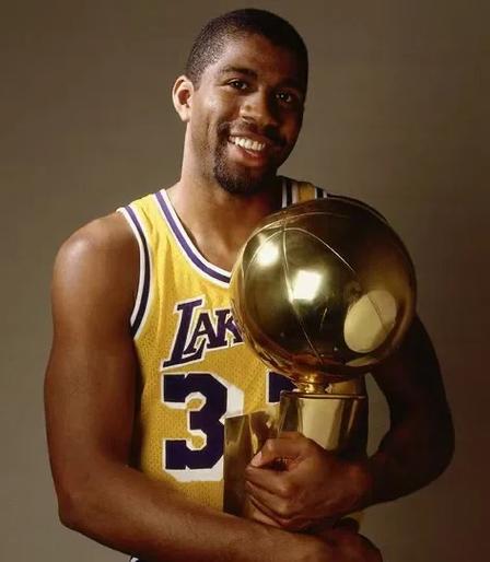 阿莫林：德利赫特需找回在贾府初期那种自信，控球还能提升（阿莫林：德利赫特需重拾初入阿贾克斯时的自信，控球仍有提升空间）