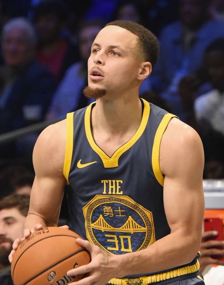 NBA：湖人加时险胜掘金 詹姆斯砍下40分（NBA：湖人加时力克掘金，詹姆斯轰下40分）