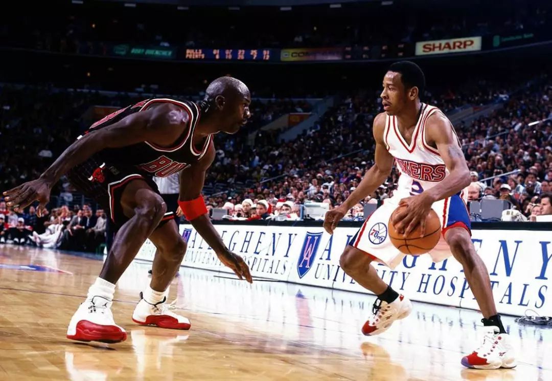 澳超战报：兰德尔屡失良机，奥克兰FC1-2纽卡斯尔喷气机（澳超简报：兰德尔错失多次良机，奥克兰FC1-2不敌纽卡斯尔喷气机）