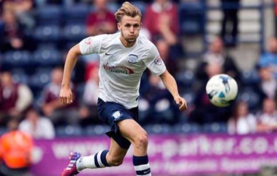 邮报：梅努希望冬窗离开曼联，有12家俱乐部对他感兴趣（邮报：梅努盼今冬离开曼联，12家球队有意引进）