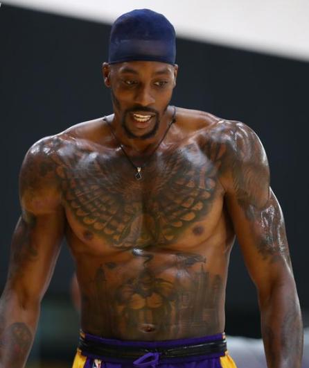 苏超夺冠后，泰州正探索开通主题旅游专列；高铁线路正在修建（苏超问鼎后，泰州谋划开行主题旅游专列；高铁线路建设正推进）